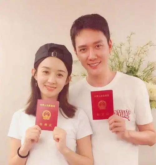 赵丽颖冯绍峰晒结婚照宣布喜讯,两人在"女儿国"情定终生