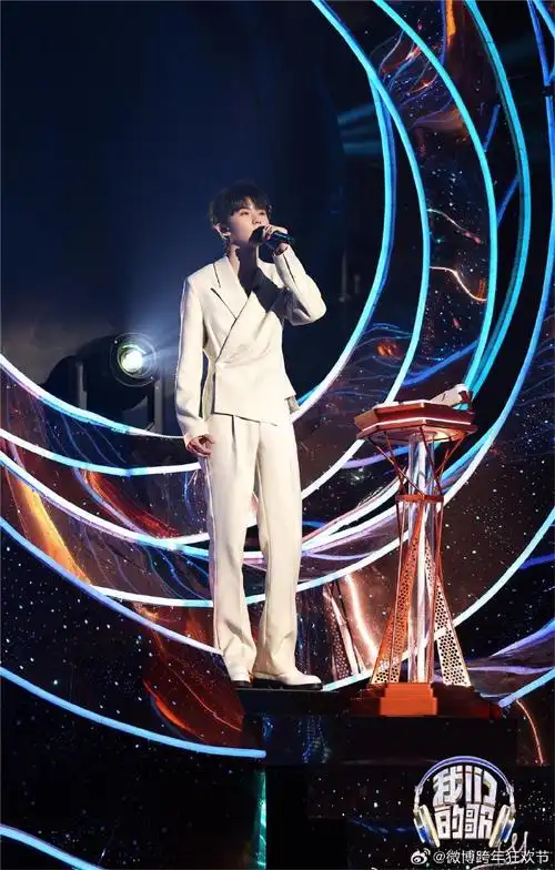 今日带大家回顾@时代少年团队长-马嘉祺2023年的绝美舞台图~你期待