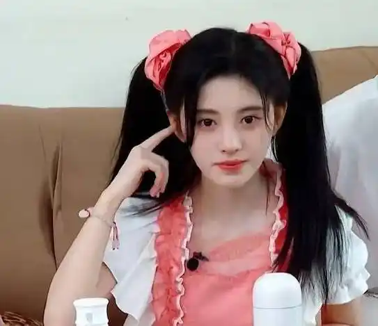 鞠婧祎卸妆前后对比曝光!