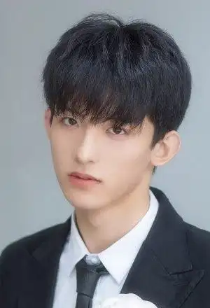 菱形脸男生烫短头发欣赏 超有男生气质短发造型