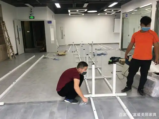 办公家具-办公桌的安装步骤