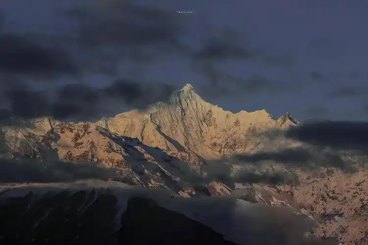 准备长期记录自己用过的壁纸和各种背景图(个人偏爱蓝色系,天空,温柔)