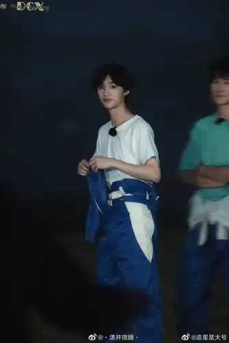 安利74丁程鑫超治愈笑容流量警告74附舞台安利