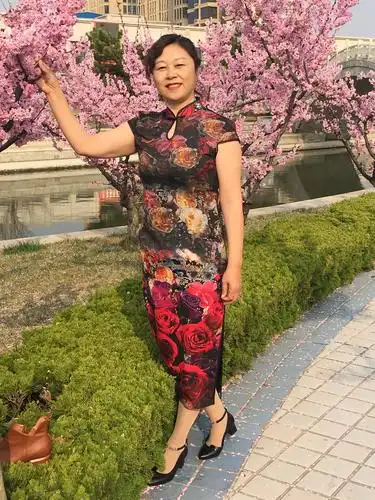 蜊江社区旗袍队2019年4月18日摄于十里河公园 - 美篇