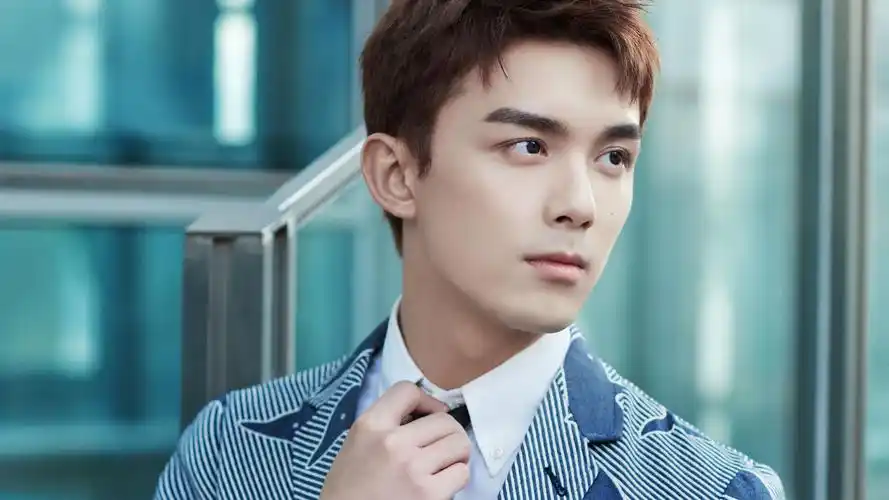 阳光帅气大男孩吴磊时尚写真