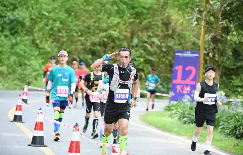 2021踏秀广西高峰森林公园马拉松越野赛开跑