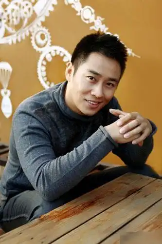 爆料人称,宁静与古雷结束了长达10年的婚姻,于2016年春节前办理了离婚