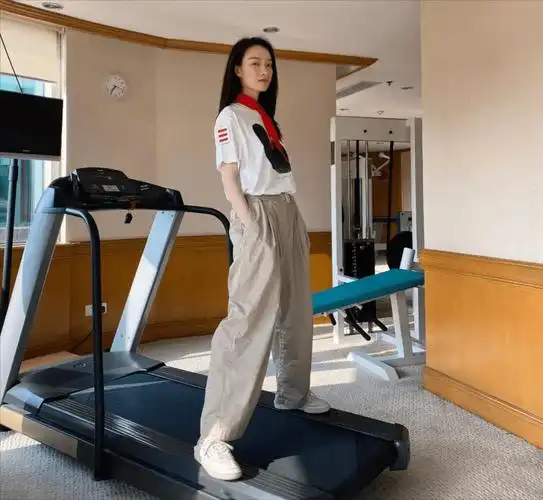 运动员出身的倪妮,又变高级了,网友发现她家房子更高级_生活_时尚