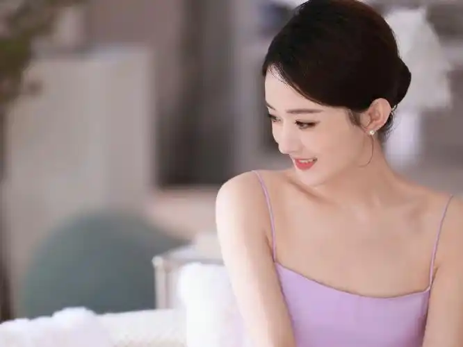赵丽颖穿纸裙都这么好看##赵丽颖温柔风紫色吊带裙
