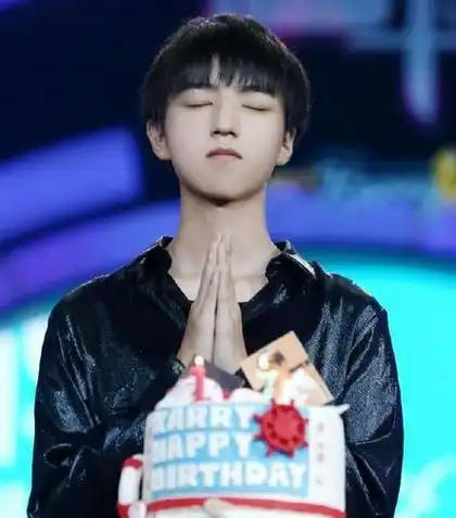 王俊凯生日微博转发破亿粉丝的力量太强大