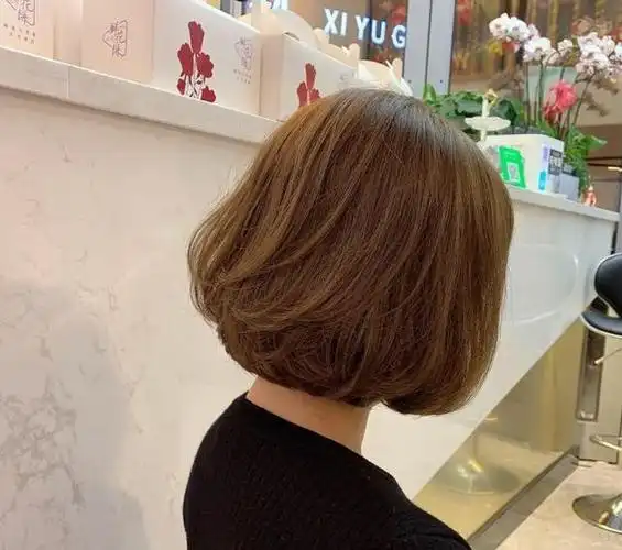 "网红气垫烫中短发"