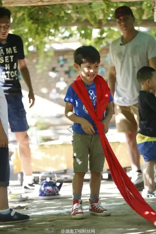 when you look at the sky at night… you ╟ onl1000_1500竖版 竖