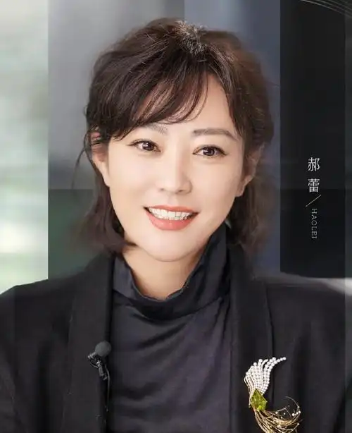 郝蕾,优雅迷人,气质高雅的写真照!__财经头条