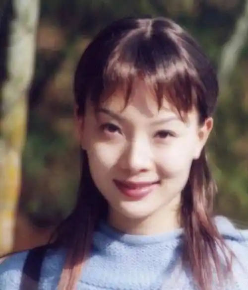 她是"整容最成功"的女星,18年前旧照曝光,简直判若两人_陈数_广大观众