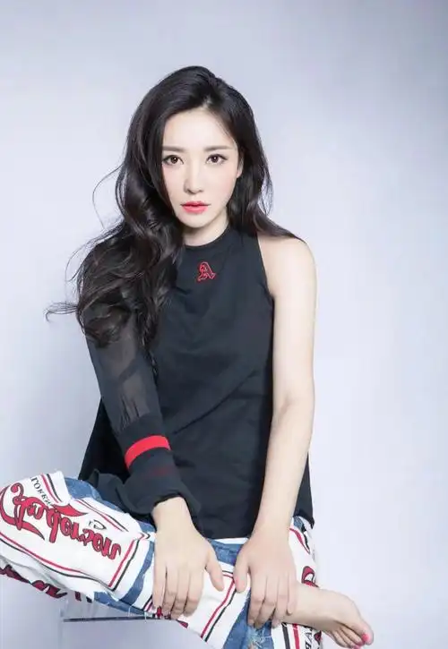 明星美图:性感美女柳岩壁纸写真 第26期