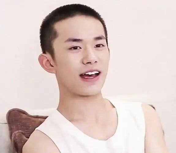 寸头才是检验颜值的标准!来看这8位的寸头造型,颜值高下立见