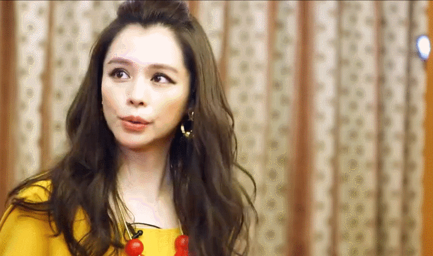 徐若瑄美女气质漂亮gif动图_动态图_表情包下载_soogif