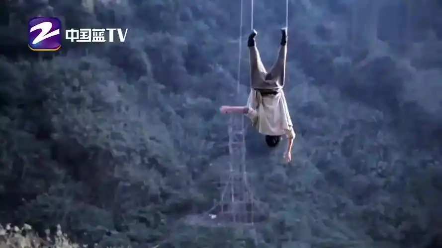 斗破苍穹吴磊片场辛酸史吊威亚滚沙漠掉冰水真敬业啊