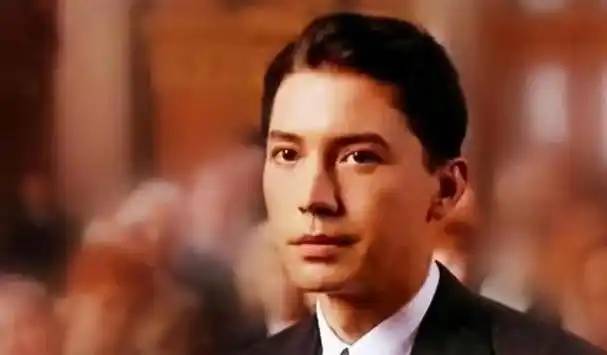 纪实尊龙被称亚洲美男林青霞表示他的脸很难忘73岁无妻无子