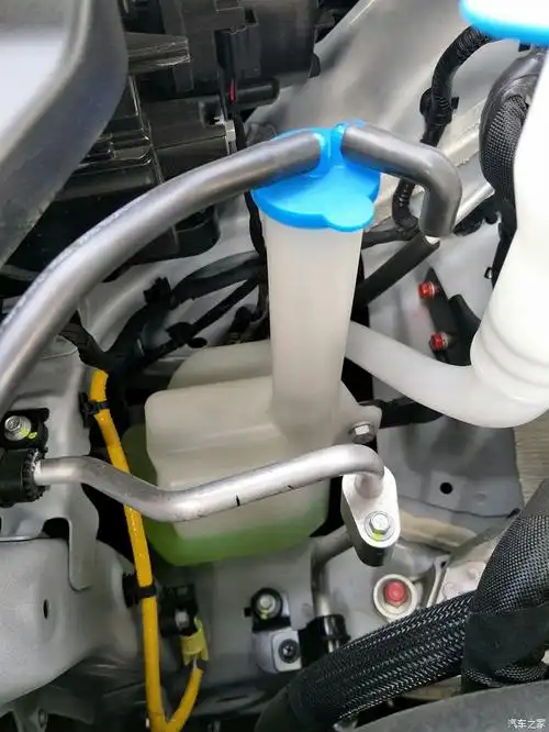 问下全新h6加防冻液的口在什么地方