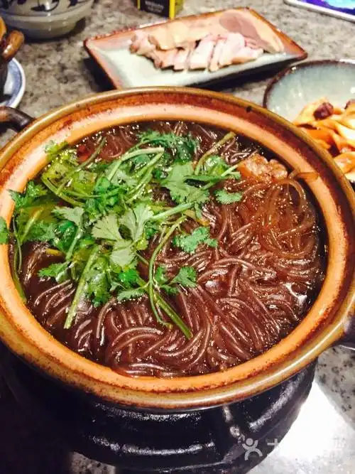 牛腩粉丝砂锅