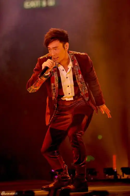 p>许志安(andy hui),1967年8月12日生于香港,祖籍广东省广州市番禺区