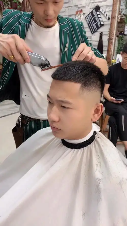 精神帅气 超短飞机头