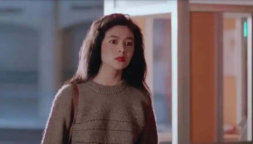 除了演御姐炉火纯青,在《至尊无上》里,关之琳又演活了一个善解人意