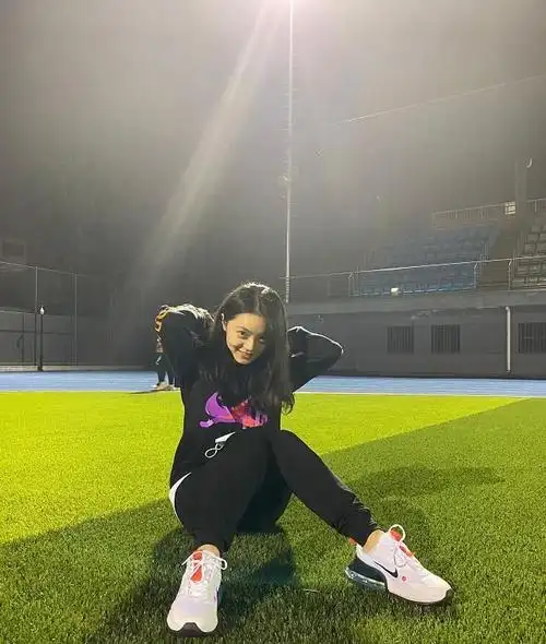 赵今麦多肉腿火了晚会上被抓拍这身材没有直男不爱