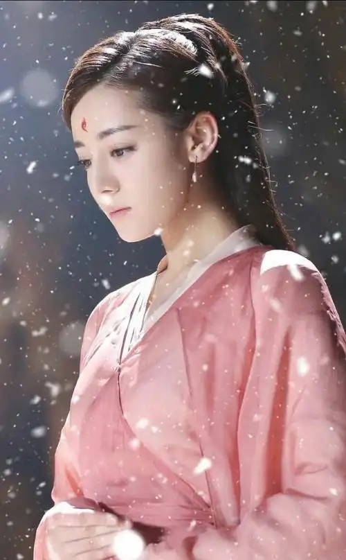 不管迪丽热巴适不适合古装,但是这部剧中的她真心不错_网易订阅