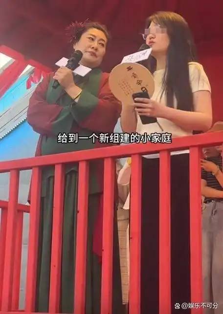 王婆真难!江西24岁公职女上台现"李佳琦"式发言,劝老表要努力