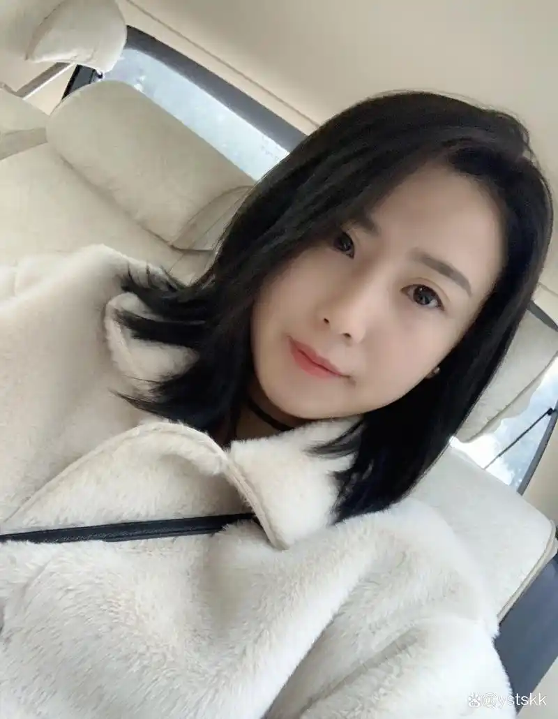 女头像真实本人 生活照 同一个人 朋友圈 素材 女生 男生dd