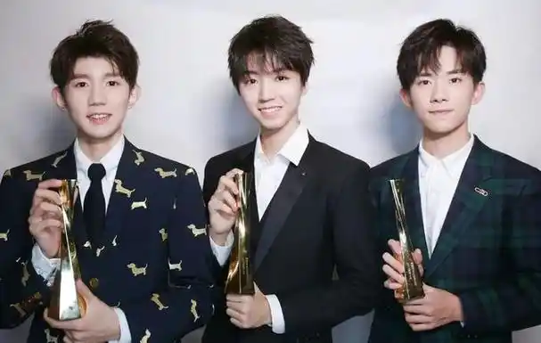 被"双j"接连邀请,24岁的王俊凯,终于证明自己的"江湖地位"|王源