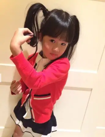 陆毅晒贝儿梳双马尾近照 小妮子自我陶醉(组图)