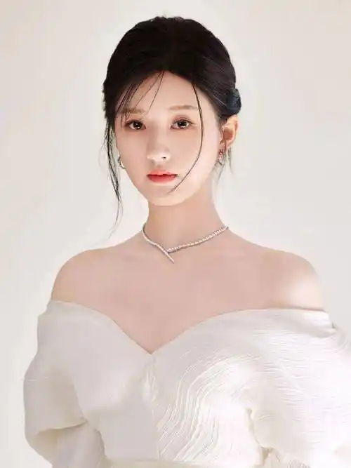 赵露思高清美图分享颜值出众