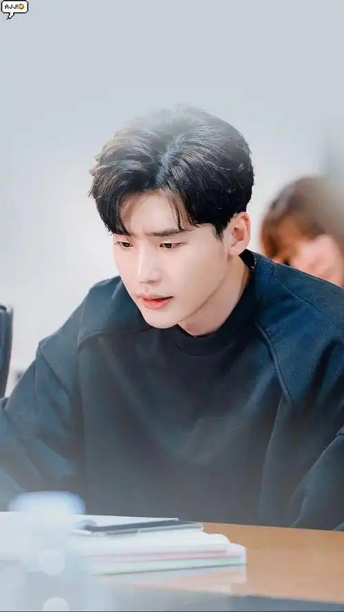 手机壁纸李钟硕