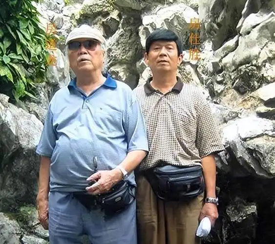 成龙父亲房道龙曾抛弃两个年幼的儿子祖籍安徽芜湖活了93岁