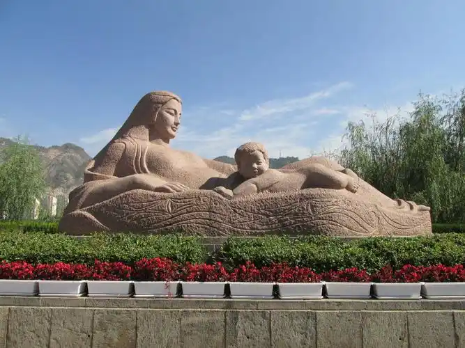 黄河母亲雕塑