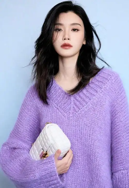 奚梦瑶穿针织毛衣知性温柔 下衣失踪美腿吸睛|v领|模特|针织衫_网易