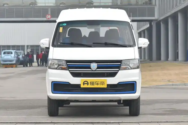 金杯新海狮ev新车型上市!可坐7人/续航305公里,售价19.28万元