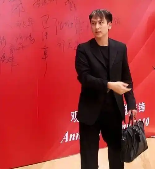 汤臣少主汤珈铖18岁做霸总身家百亿39未婚成父母心病