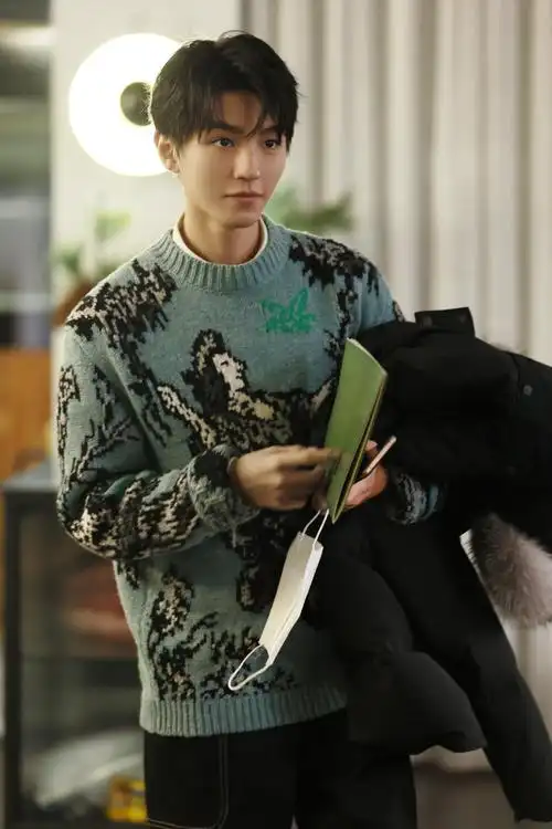 王俊凯749局全新拍摄路透评论区秒变马山后援会