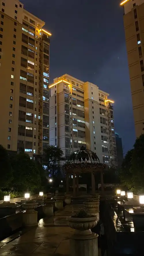 小区夜景不错哦