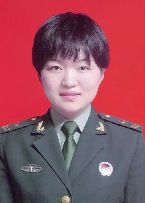 陶程程,女,1989年6月出生,东部战区女兵班班长,中共党员.