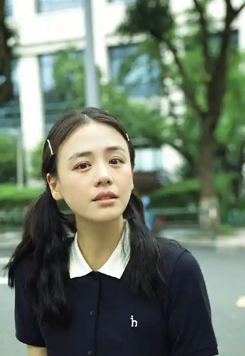 马思纯晒近照,扎双马尾扮嫩少女感十足,瘦身成功后美回颜值巅峰_减肥