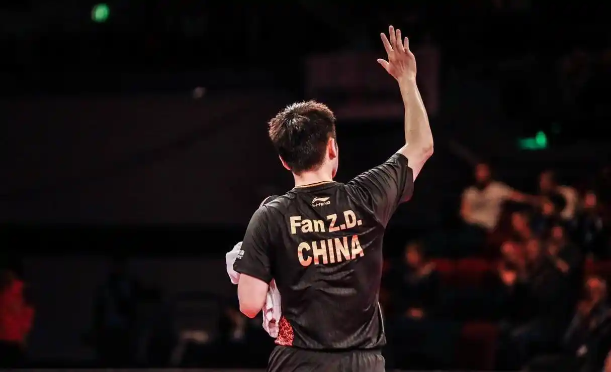 在国内男运动员中,樊振东也许没有武磊,林丹,易建联等人的知名度高