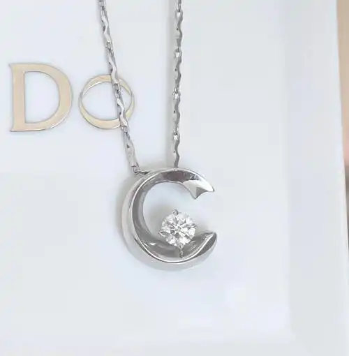 周生生18k白金年年有鱼鱼系列钻石项链吊坠