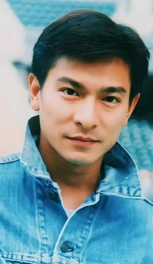 刘德华断崖式哀老白发苍苍皱纹明显网友泪目天王也老了