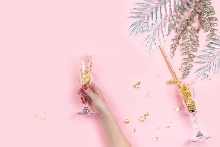 饰品,装饰品,物品物件粉色背景的装饰品图片 饰品,装饰品