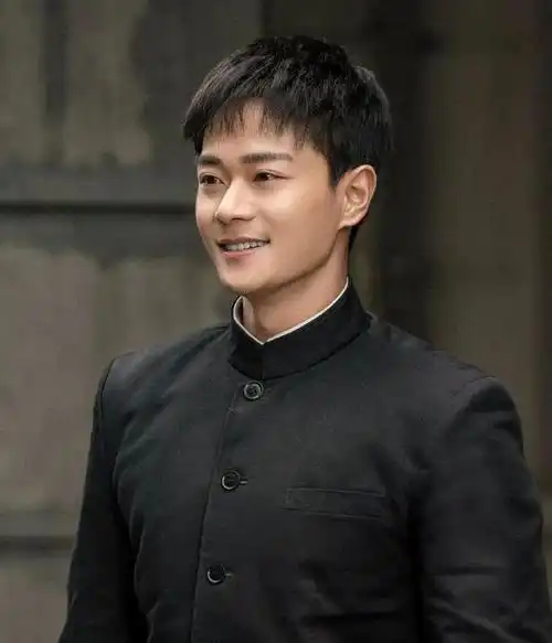 如果不是"消失"五年,曹骏现在也是顶流了吧?